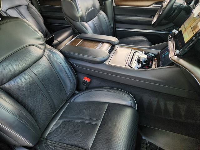 Used 2023 Jeep Grand Wagoneer Series II AWD/4WD image 13