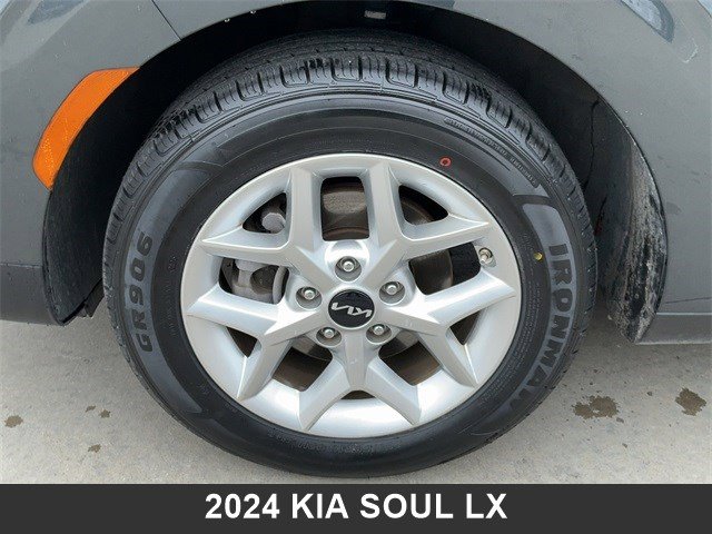 Used 2024 Kia Soul LX w/ Option Group 015 image 9