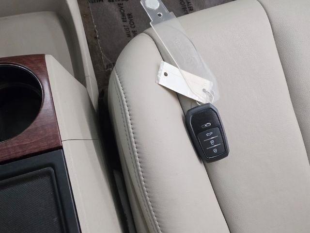 Used 2013 Toyota Sienna XLE FWD image 25