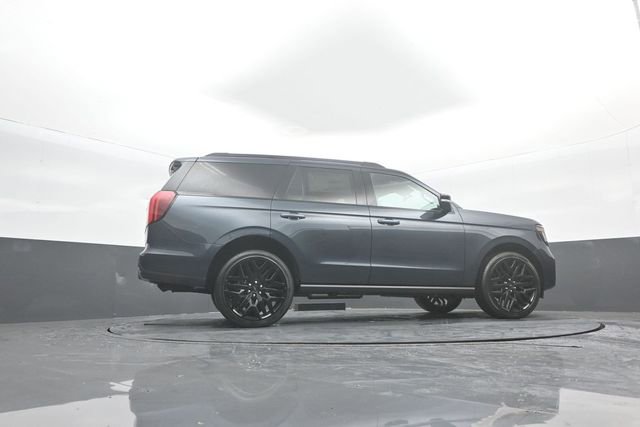 New 2026 Ford Expedition Platinum w/ Stealth Performance Package image 34