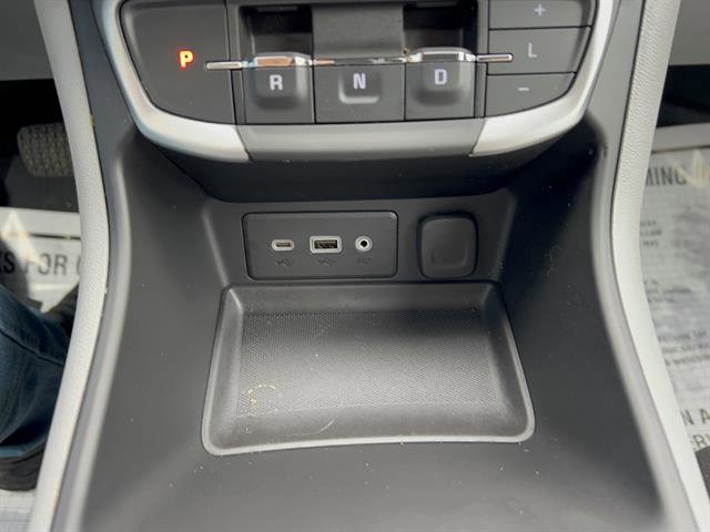 Used 2024 GMC Terrain SLE w/ Driver Convenience Package image 22