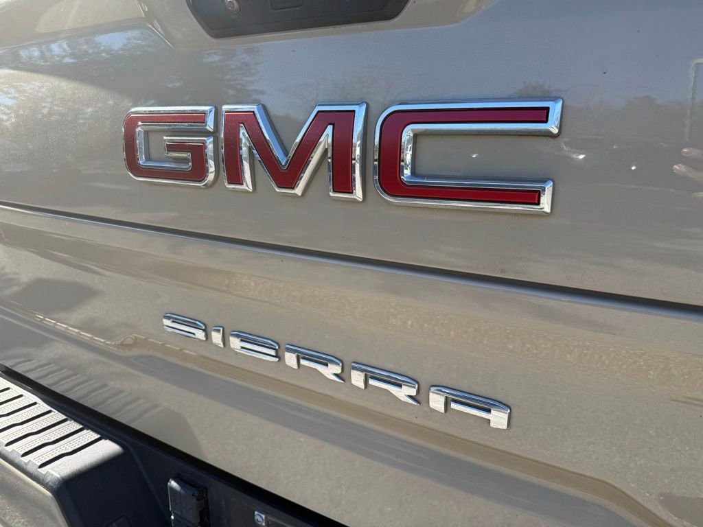 Used 2022 GMC Sierra 1500 AT4X image 11