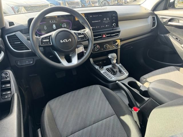 Certified 2025 Kia Seltos LX AWD/4WD image 14