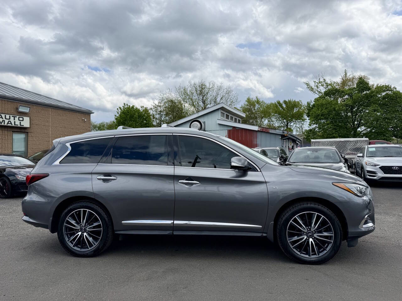 Used 2019 INFINITI QX60 Luxe w/ Sensory Package AWD/4WD image 4