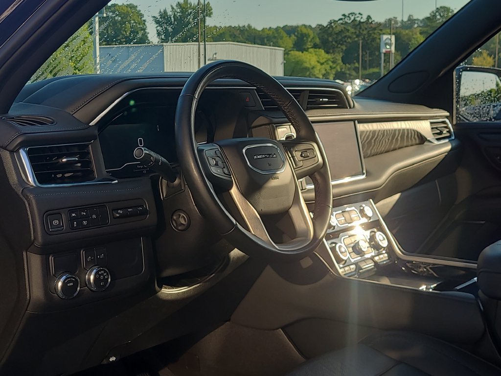 Used 2023 GMC Yukon Denali RWD image 10