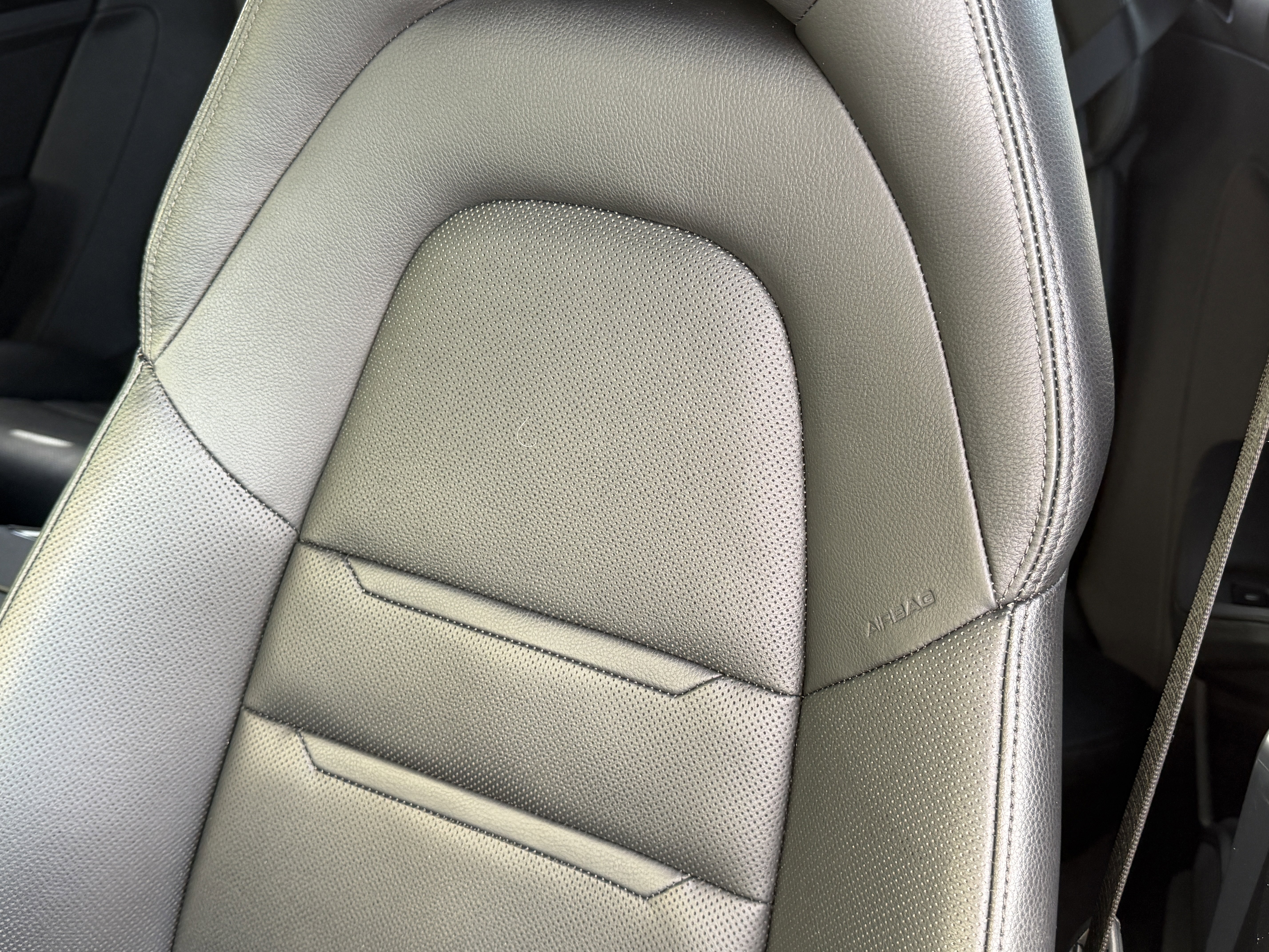 Certified 2020 Porsche Panamera image 5