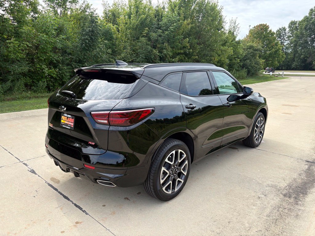 New 2026 Chevrolet Blazer RS w/ LPO, Floor Liner Package FWD image 9