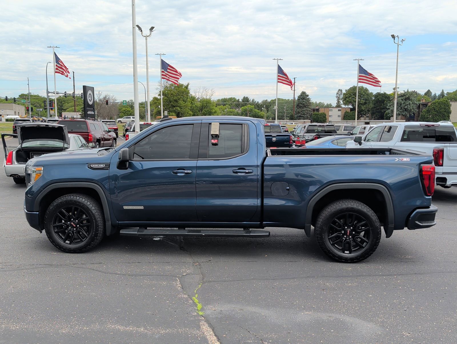 Used 2019 GMC Sierra 1500 Elevation w/ Elevation Value Package AWD/4WD image 7