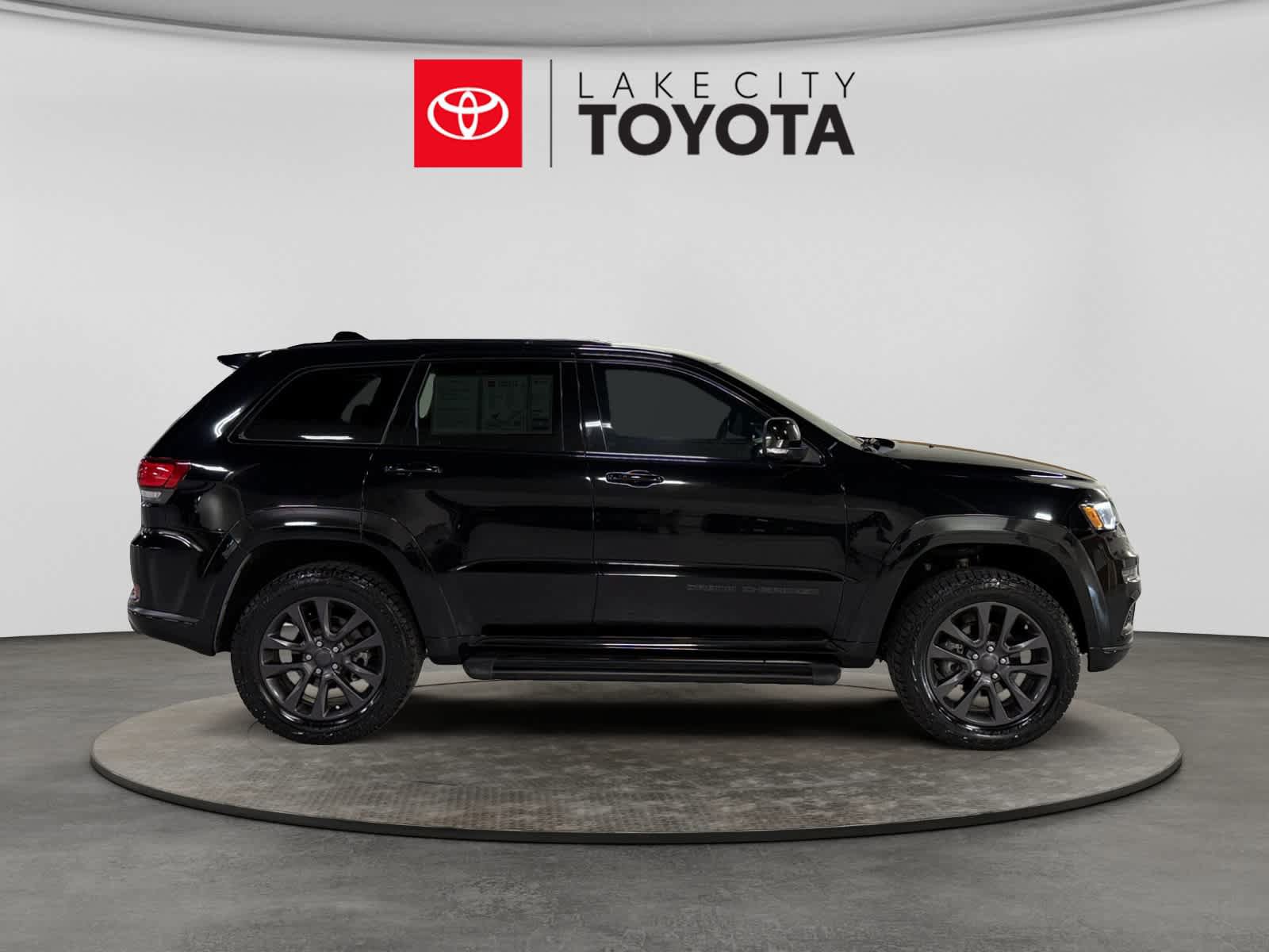 Used 2019 Jeep Grand Cherokee High Altitude AWD/4WD image 11