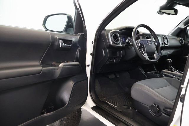 Certified 2019 Toyota Tacoma TRD Sport image 8