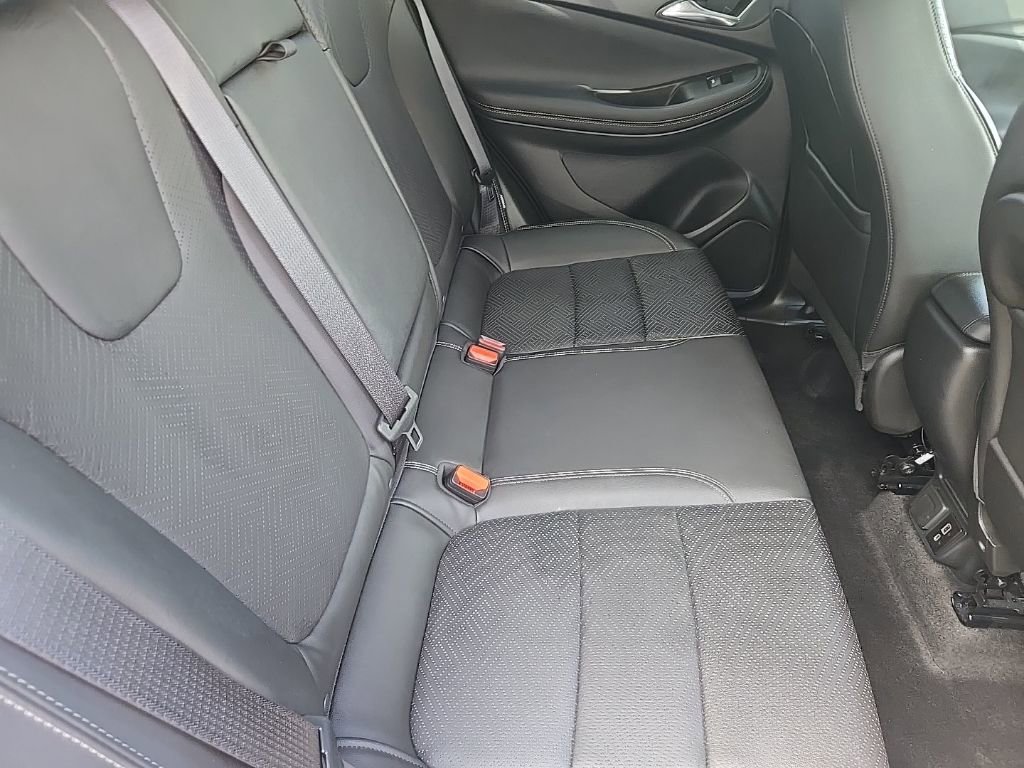 Used 2023 Buick Encore GX Essence w/ Experience Buick Package FWD image 32