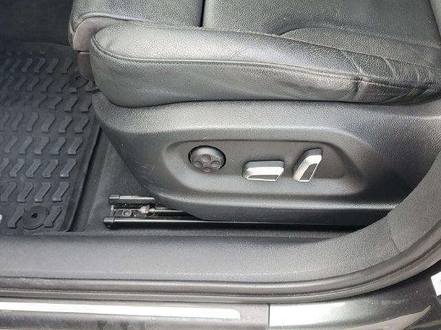 Used 2018 Audi Q3 2.0T Premium w/ Convenience Package FWD image 21