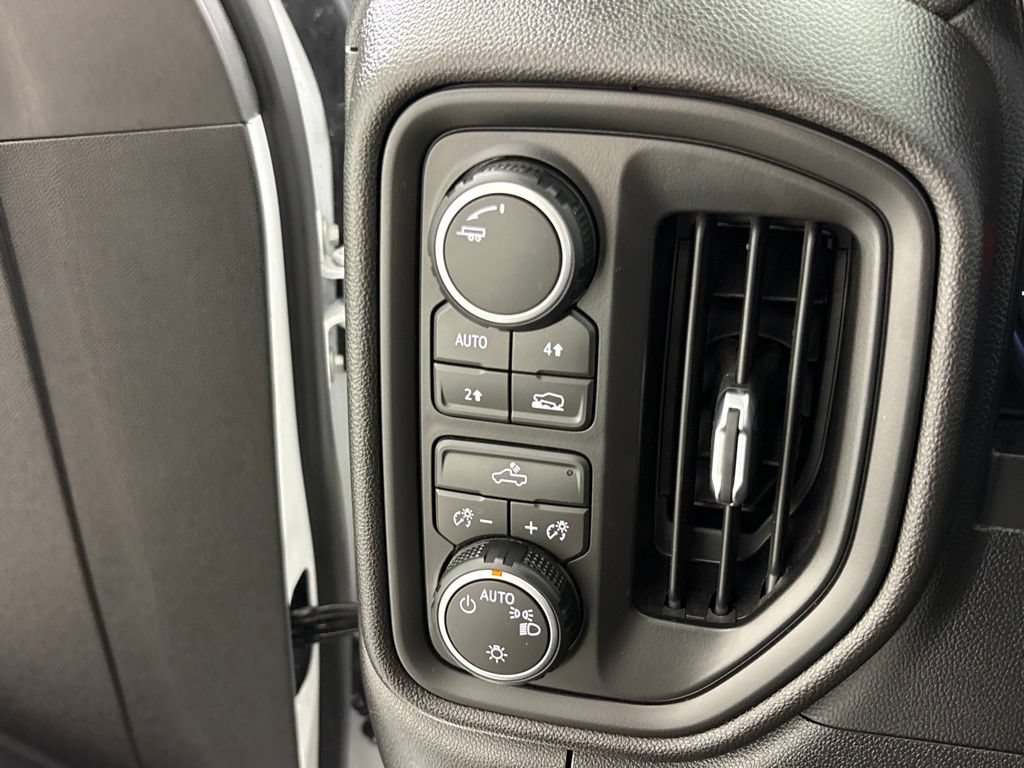 Certified 2026 Chevrolet Silverado 1500 Custom AWD/4WD image 35
