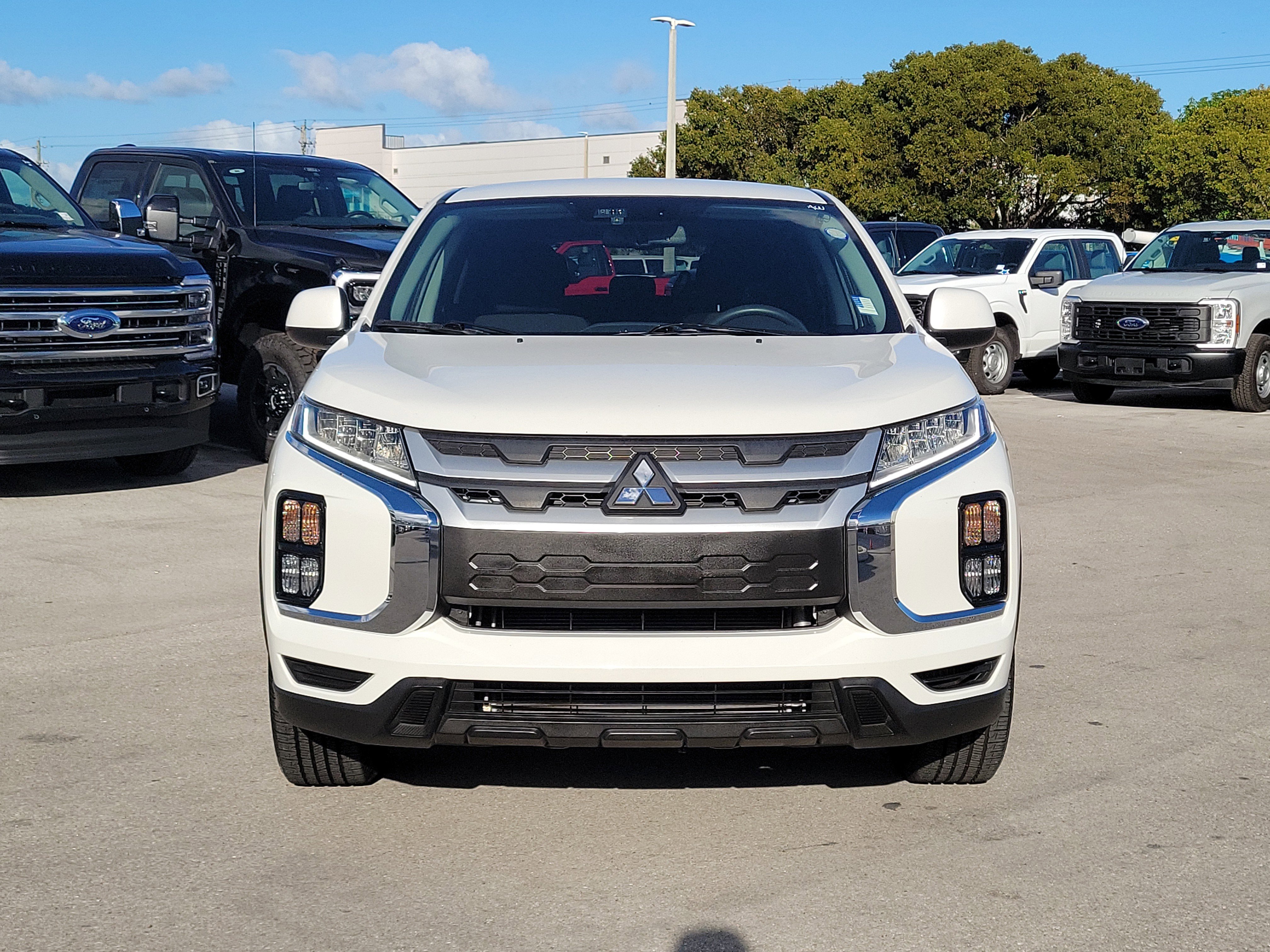 Used 2021 Mitsubishi Outlander Sport ES image 2