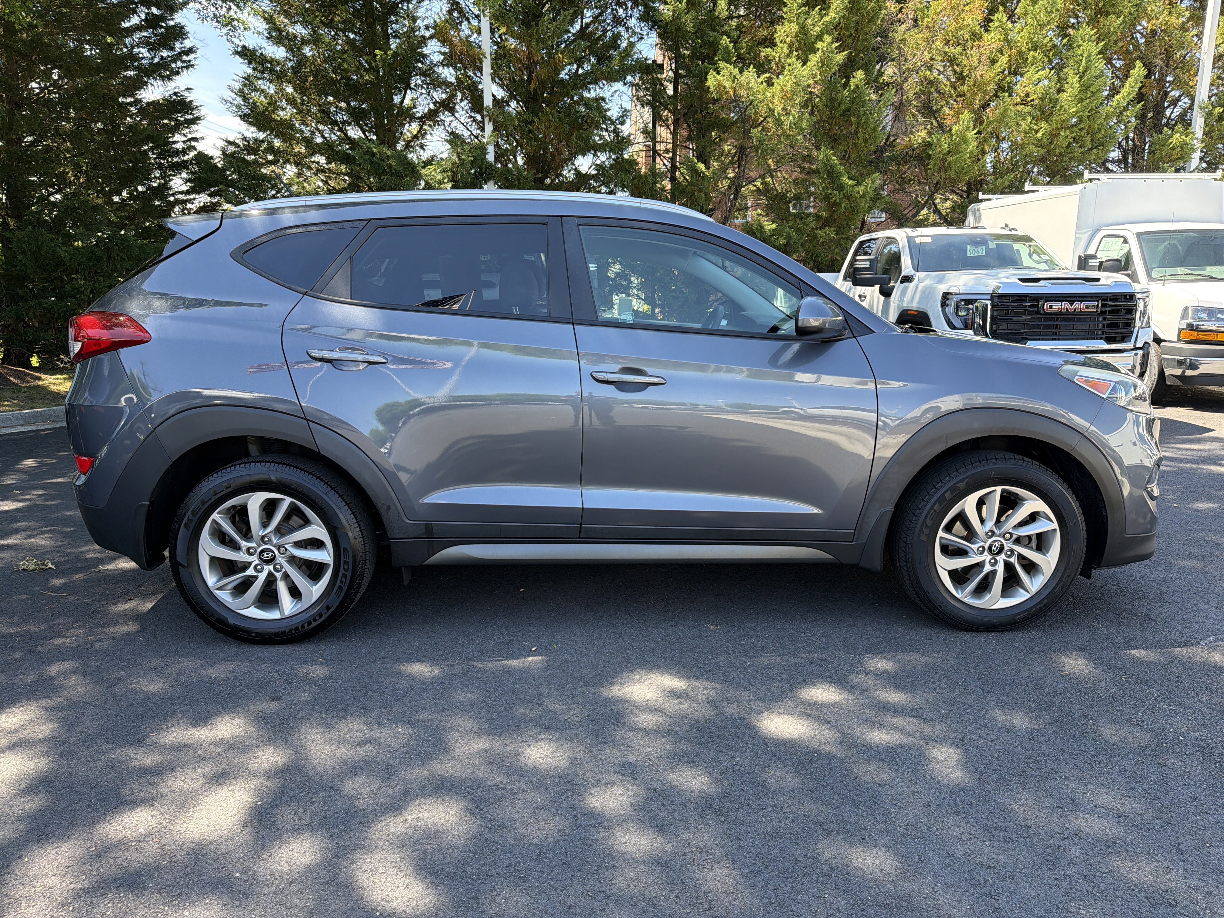 Used 2016 Hyundai Tucson SE w/ Option Group 02 FWD image 11