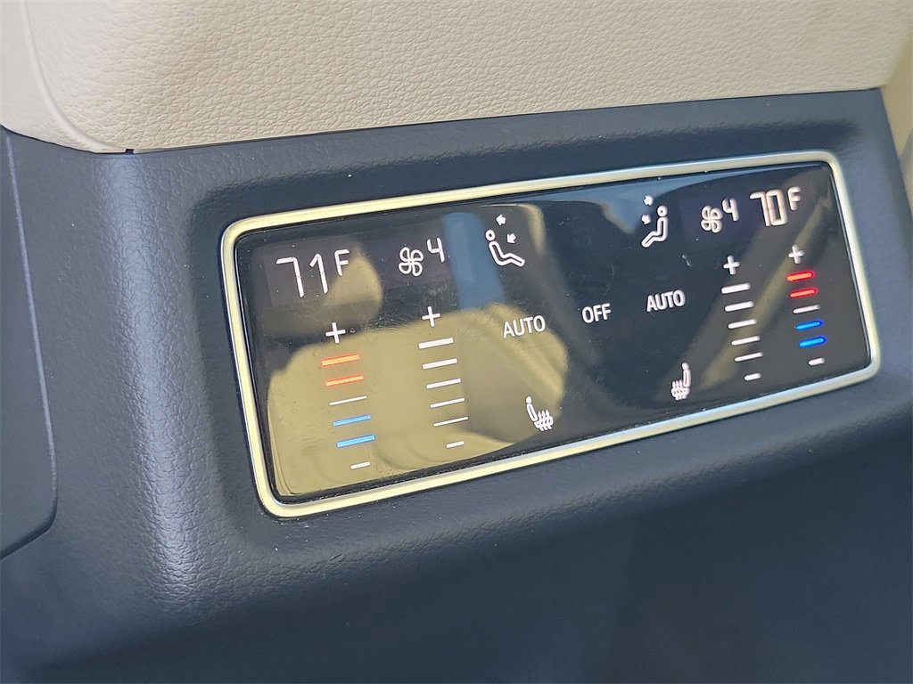 Used 2021 Audi e-tron Premium Plus w/ Premium Plus Package image 15