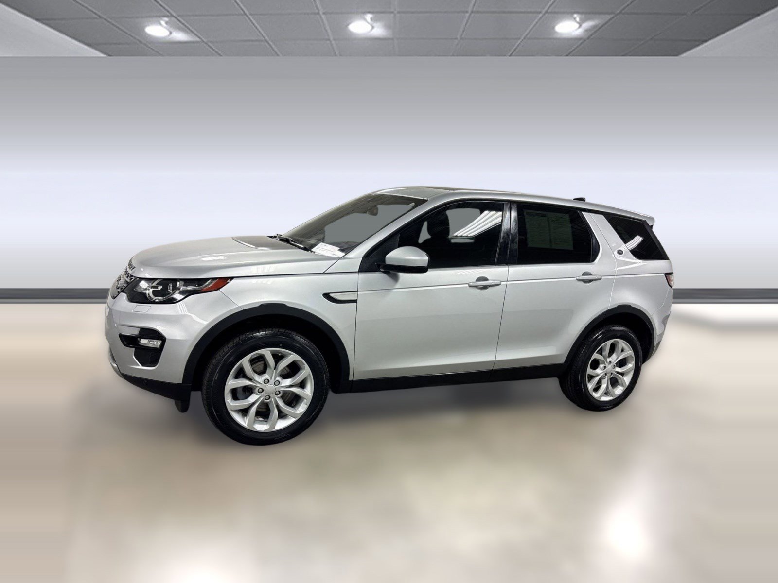 Used 2018 Land Rover Discovery Sport HSE image 2