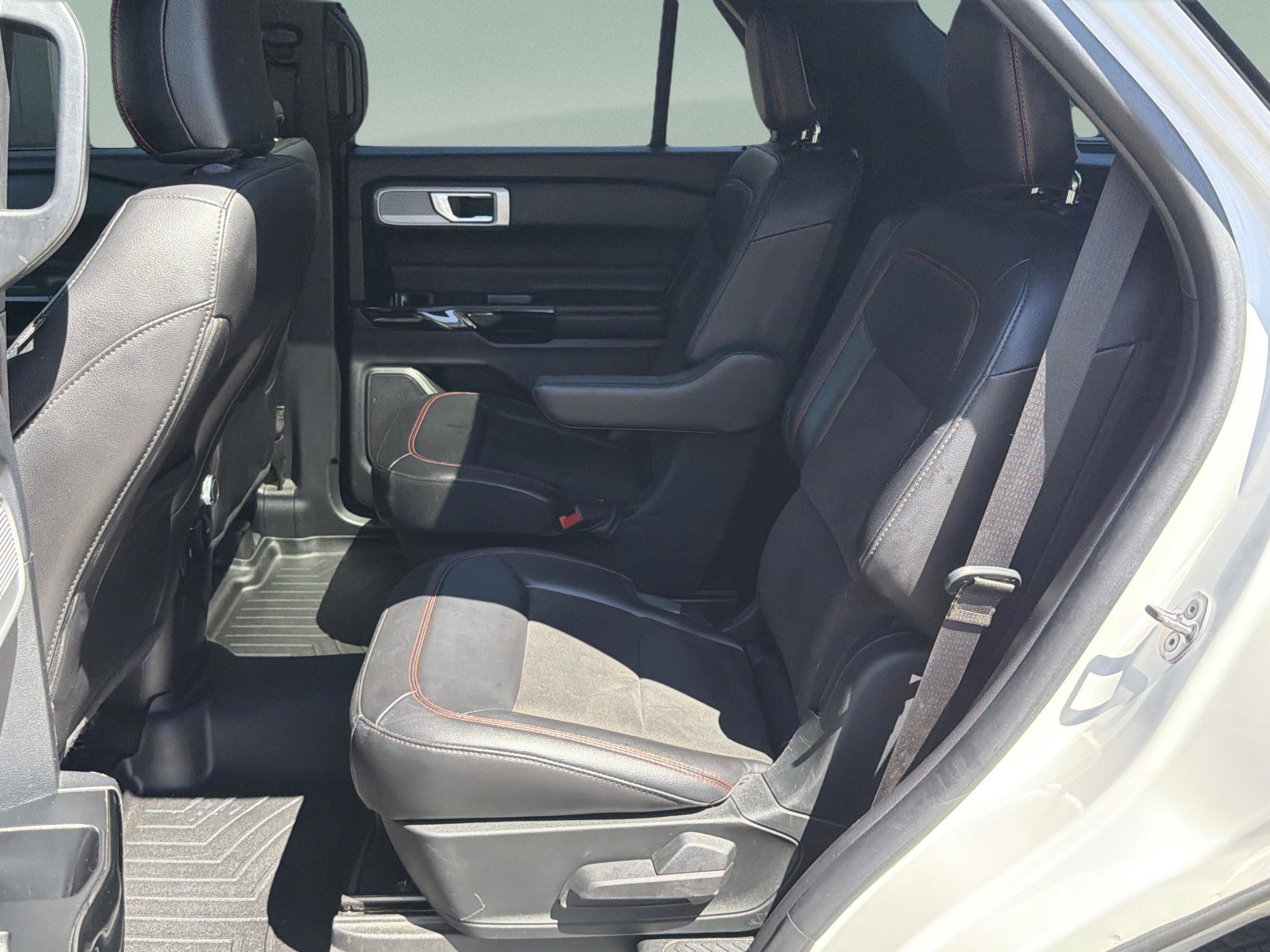 Used 2022 Ford Explorer ST-Line w/ Class IV Trailer Tow Package image 43