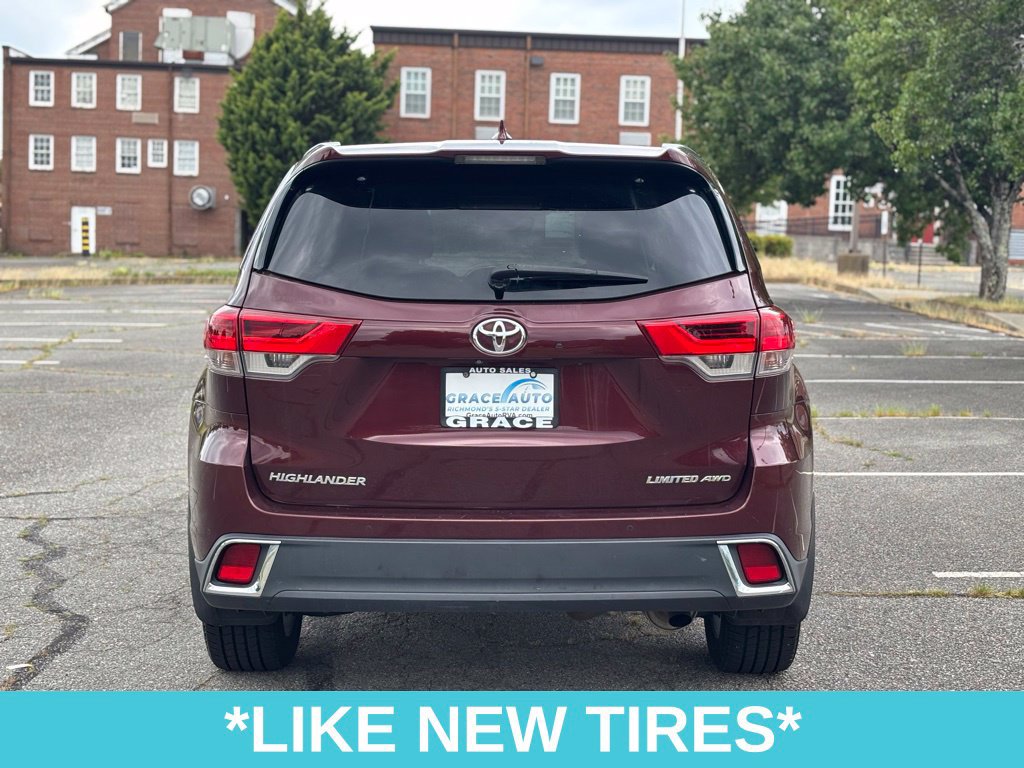 Used 2019 Toyota Highlander Limited w/ Carpet Mat Package (TMS) AWD/4WD image 8