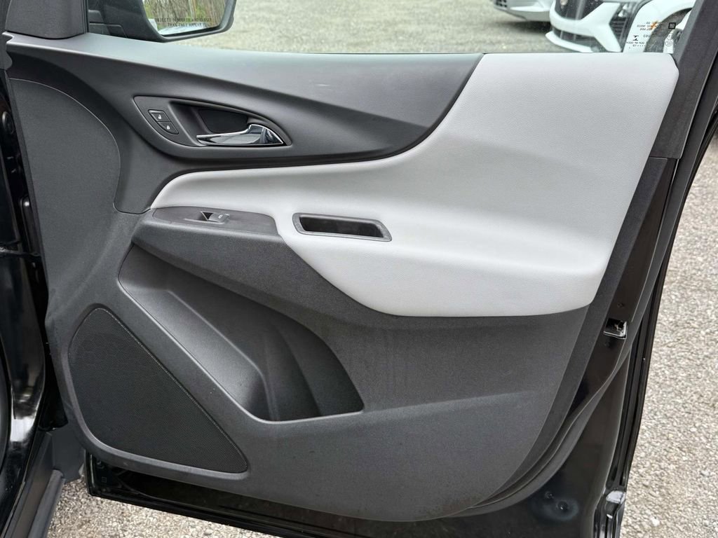Used 2019 Chevrolet Equinox LS image 7