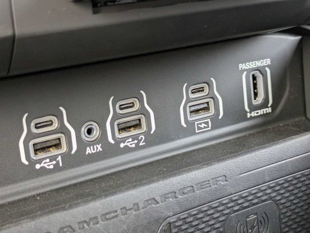 Used 2025 RAM 1500 Limited AWD/4WD image 16