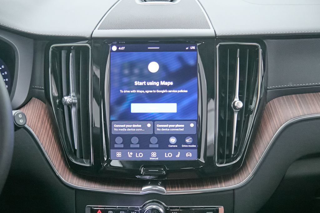 Certified 2023 Volvo XC60 B6 Ultimate w/ Climate Package AWD/4WD image 30