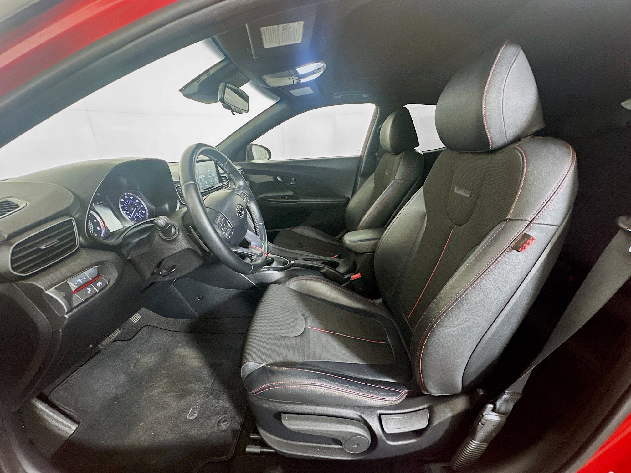 Used 2019 Hyundai Veloster 2.0 Premium image 13