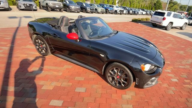Used 2020 FIAT 124 Spider Abarth w/ Convenience Group RWD image 3