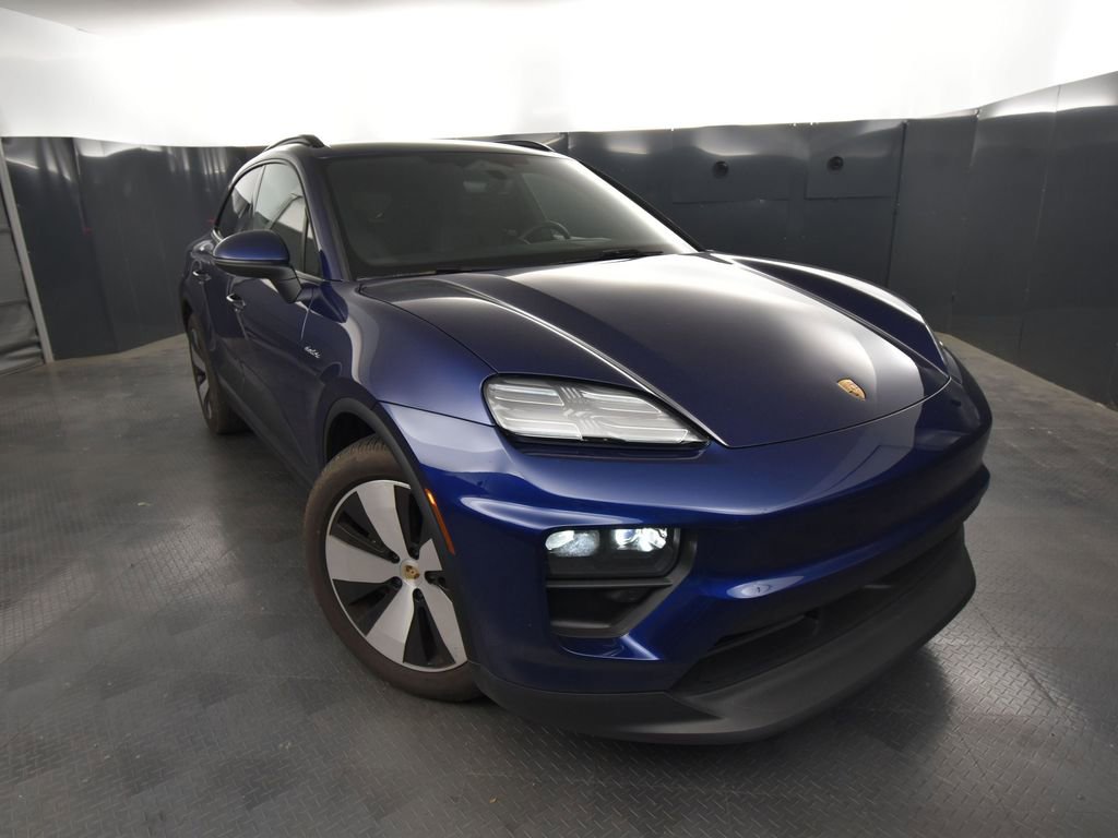 Used 2024 Porsche Macan 4 Electric image 9