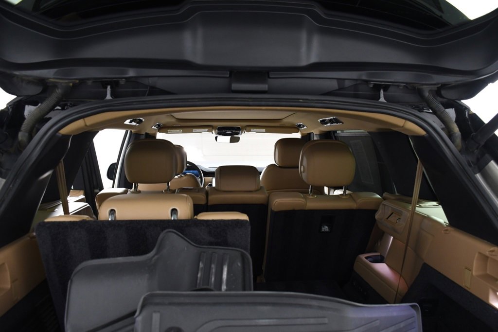 Used 2023 Land Rover Range Rover Long Wheelbase SE image 23