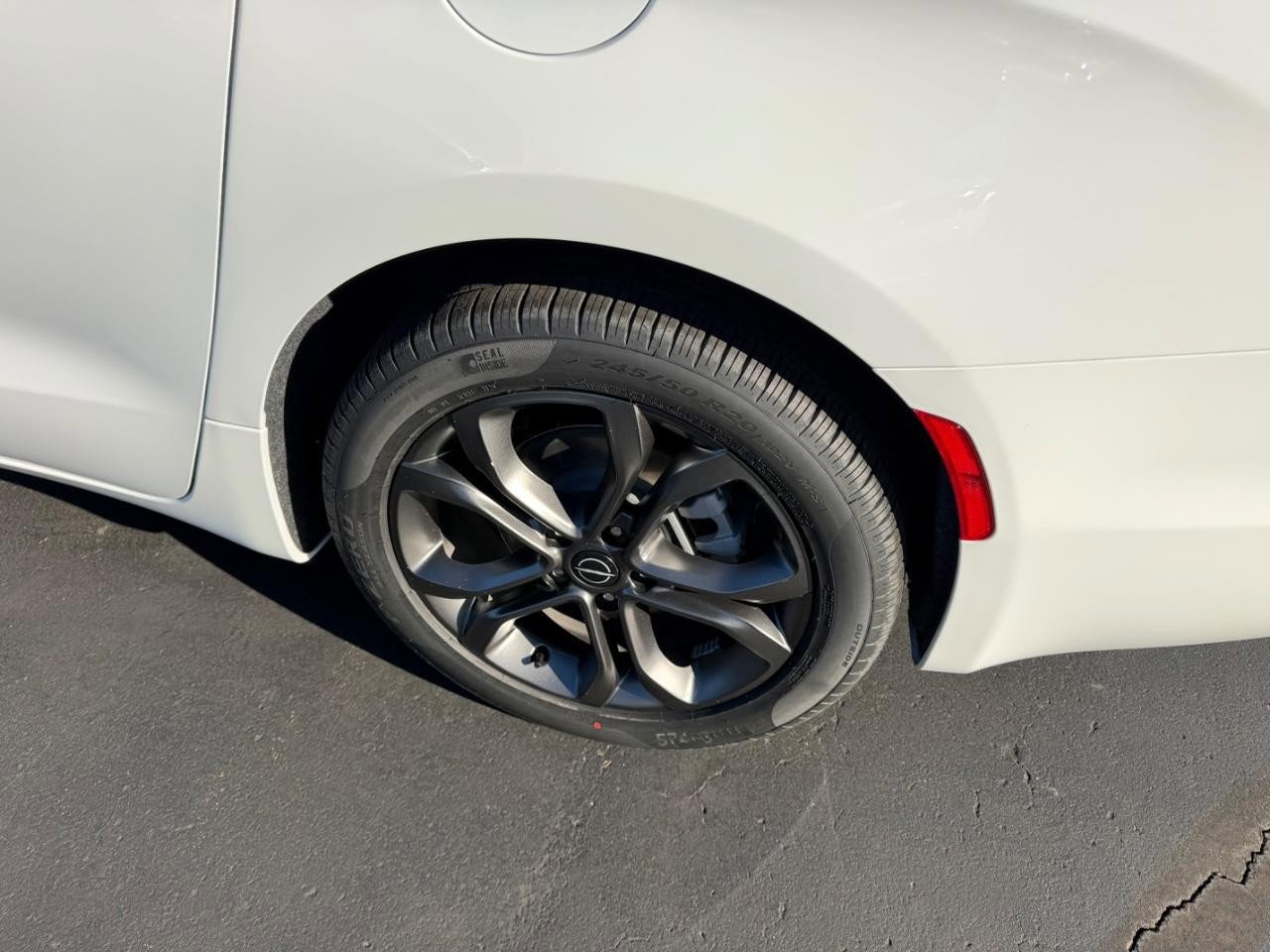 New 2026 Chrysler Pacifica Select FWD image 7
