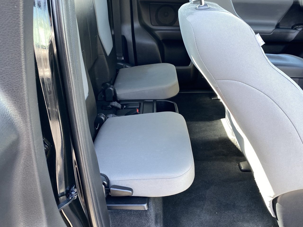Used 2018 Toyota Tacoma SR w/ SR Convenience Package RWD image 12