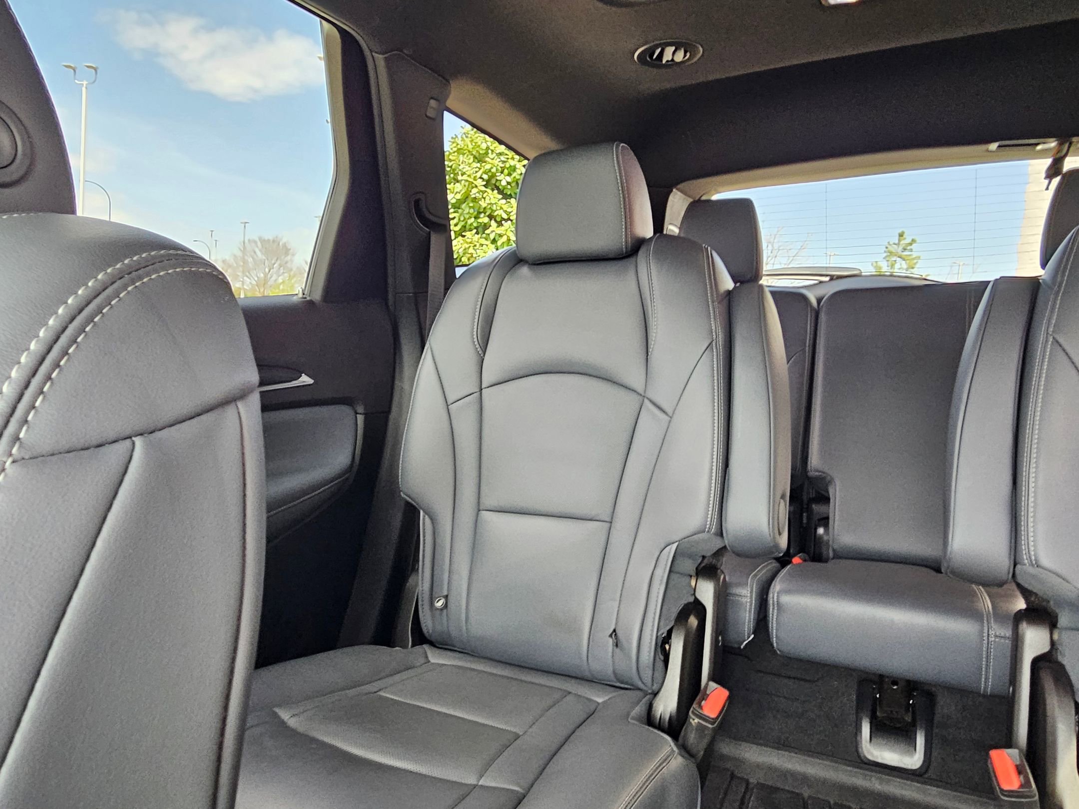 Used 2023 Buick Enclave Essence w/ Experience Buick Package image 24