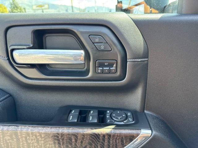 Used 2022 GMC Sierra 3500 Denali w/ Denali Ultimate Package AWD/4WD image 21