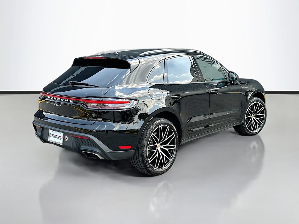 Certified 2026 Porsche Macan AWD/4WD image 9