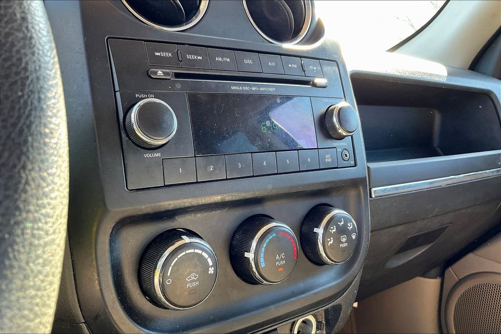 Used 2014 Jeep Patriot Sport w/ Power Value Group image 30