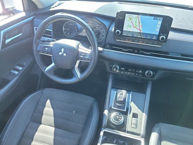 Used 2024 Mitsubishi Outlander SE image 16