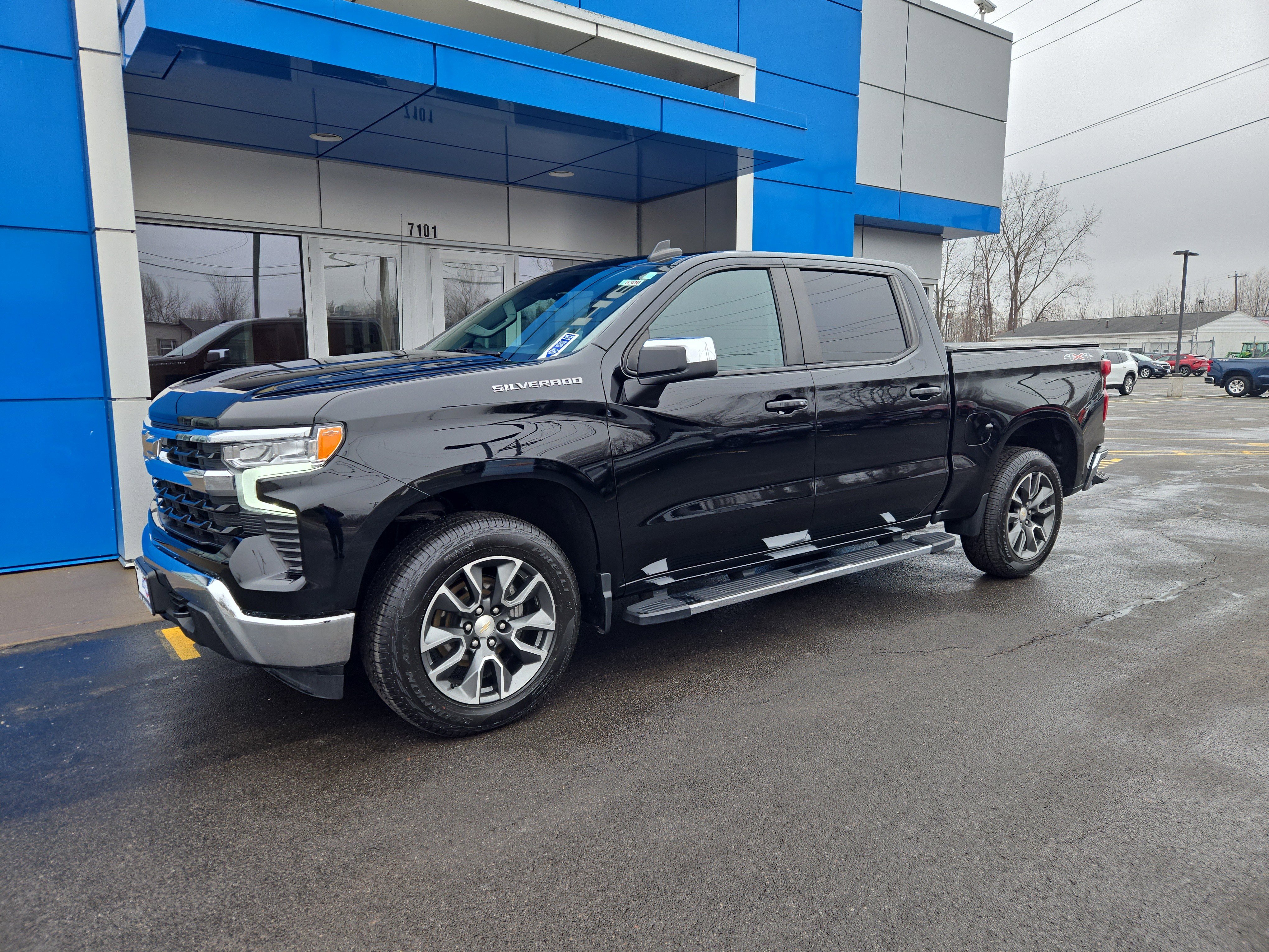 Certified 2023 Chevrolet Silverado 1500 LT AWD/4WD image 5