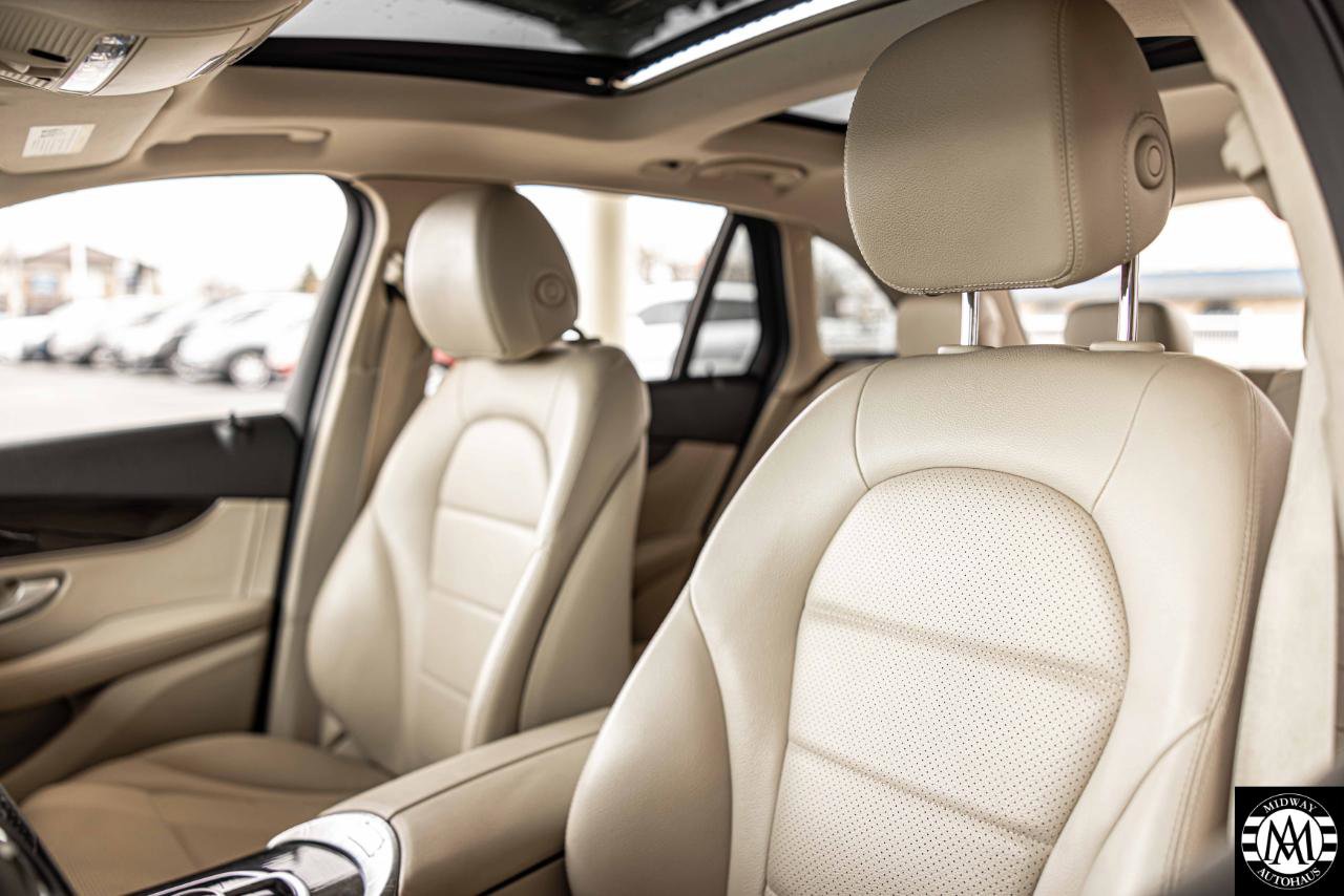 Used 2018 Mercedes-Benz GLC 300 4MATIC w/ Premium Package image 8