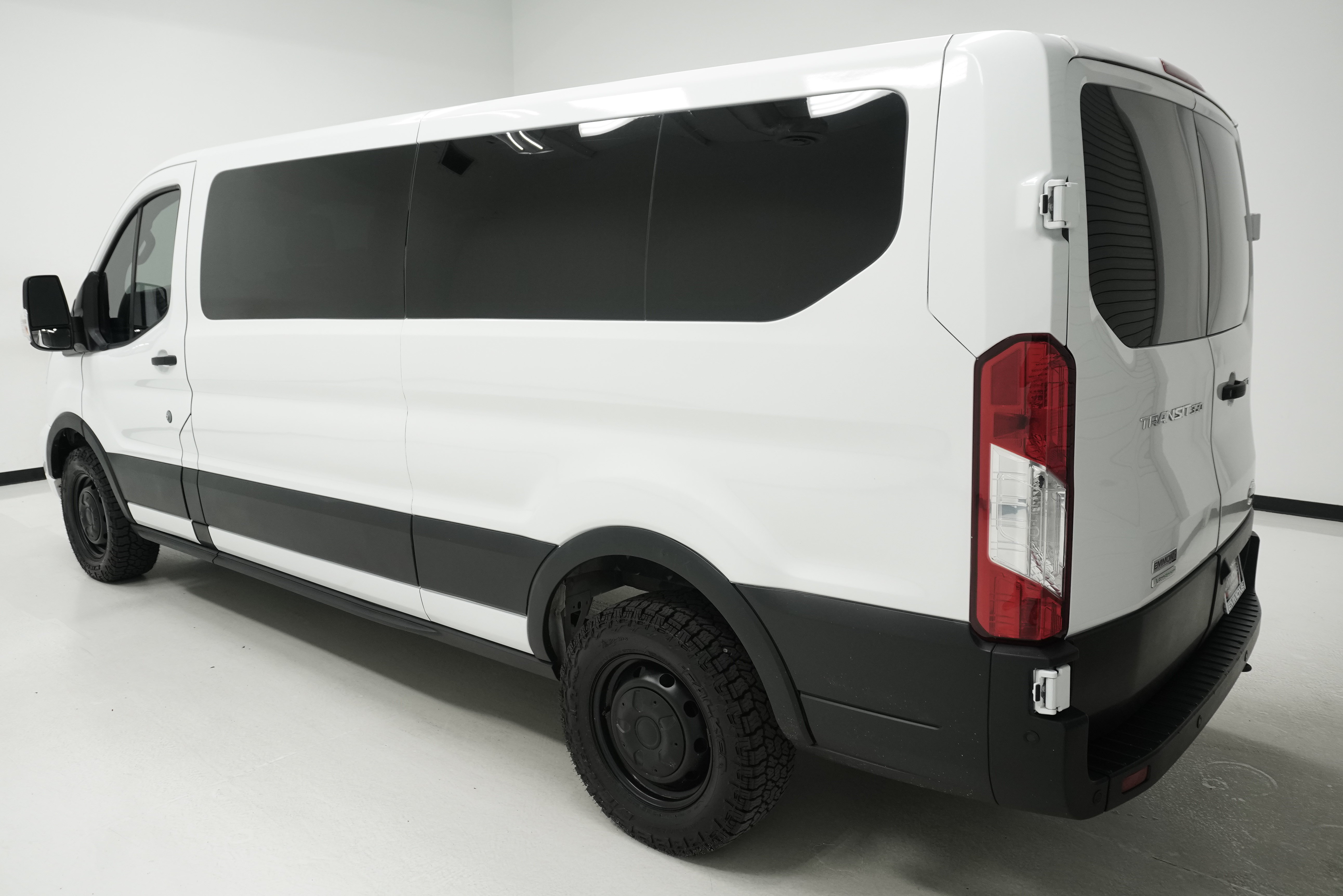 Used 2023 Ford Transit 350 XLT RWD image 5