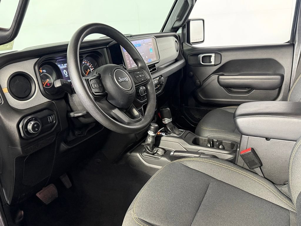 Certified 2024 Jeep Gladiator Sport AWD/4WD image 14