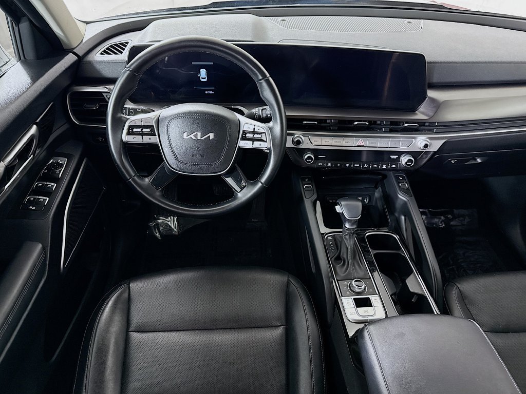 Used 2023 Kia Telluride S AWD/4WD image 3
