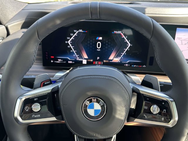 Used 2026 BMW 760i xDrive w/ Executive Package AWD/4WD image 27