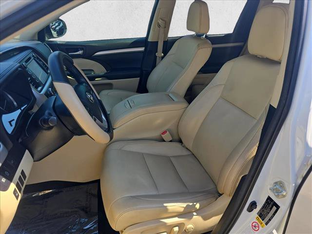 Used 2018 Toyota Highlander XLE AWD/4WD image 15