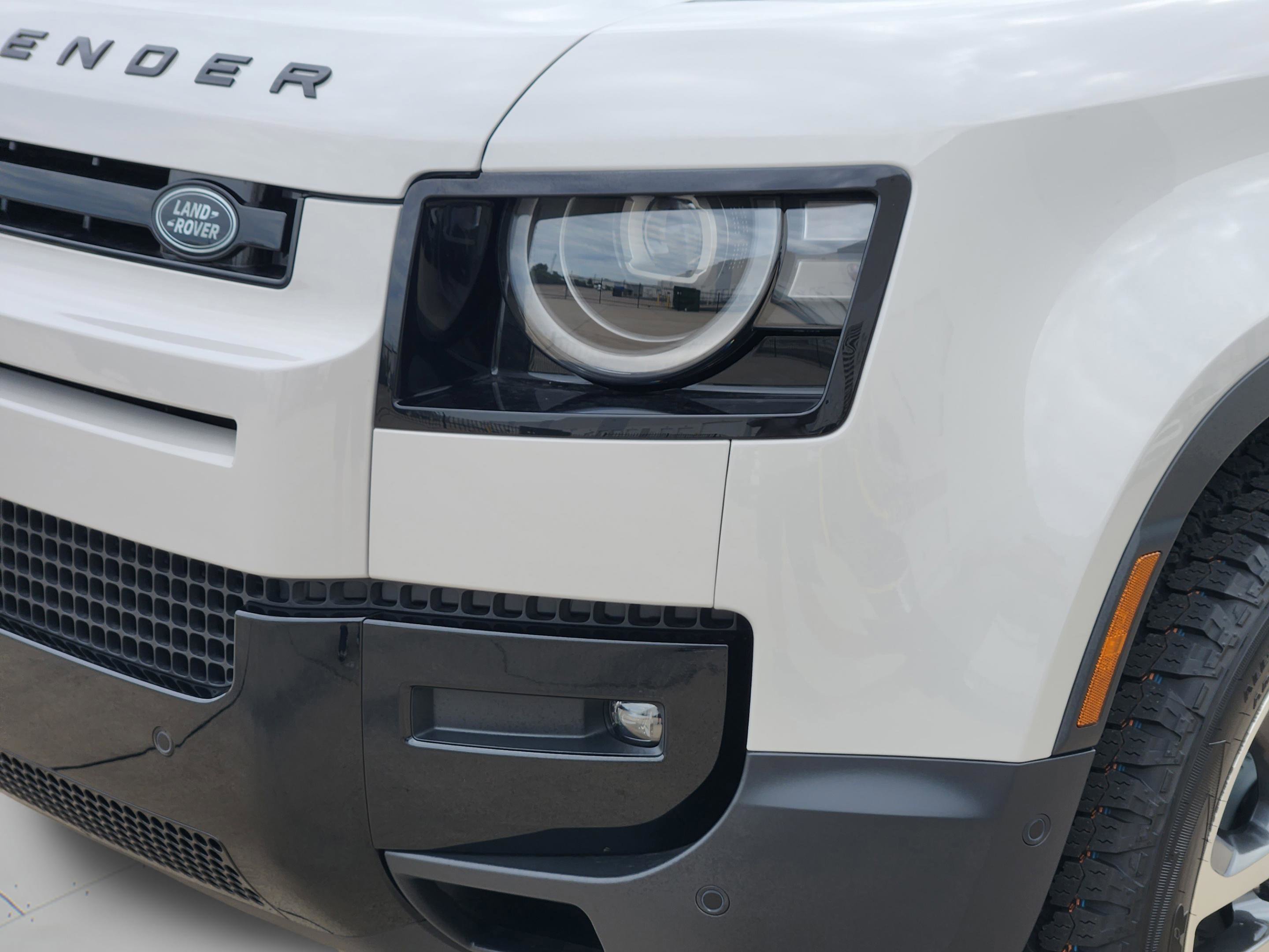 New 2026 Land Rover Defender 110 S AWD/4WD image 31