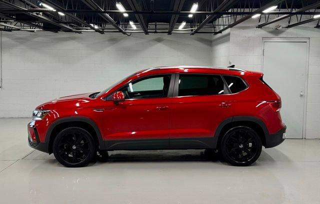 Used 2022 Volkswagen Taos SE image 2