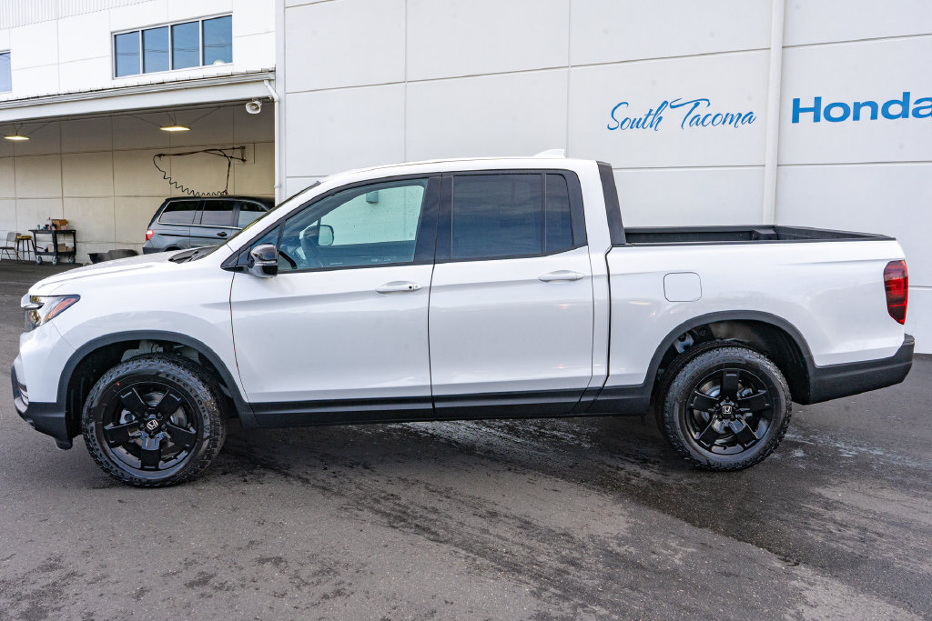 New 2026 Honda Ridgeline Black Edition image 9