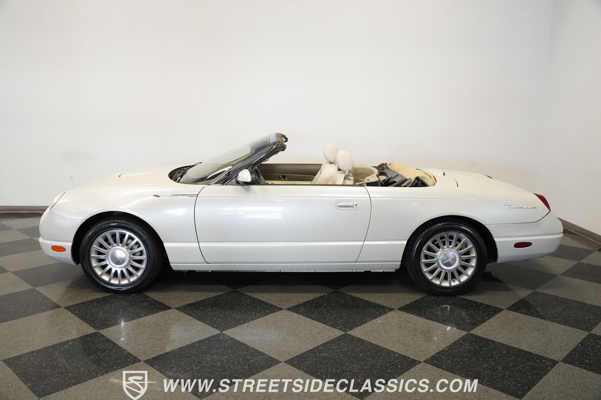Used 2005 Ford Thunderbird 50th Anniversary image 13