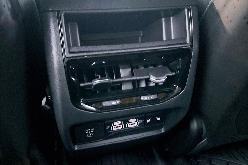 Used 2025 Jeep Grand Cherokee Limited w/ Black Appearance Package image 33