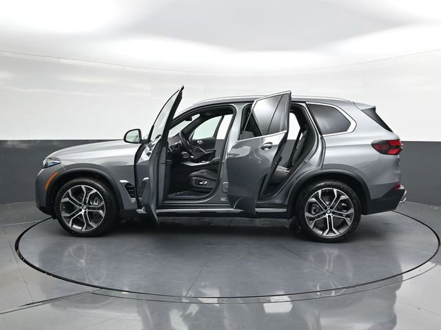 New 2026 BMW X5 xDrive40i w/ Climate Comfort Package image 37